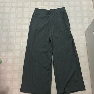 NWT Honey Mark Green Pants